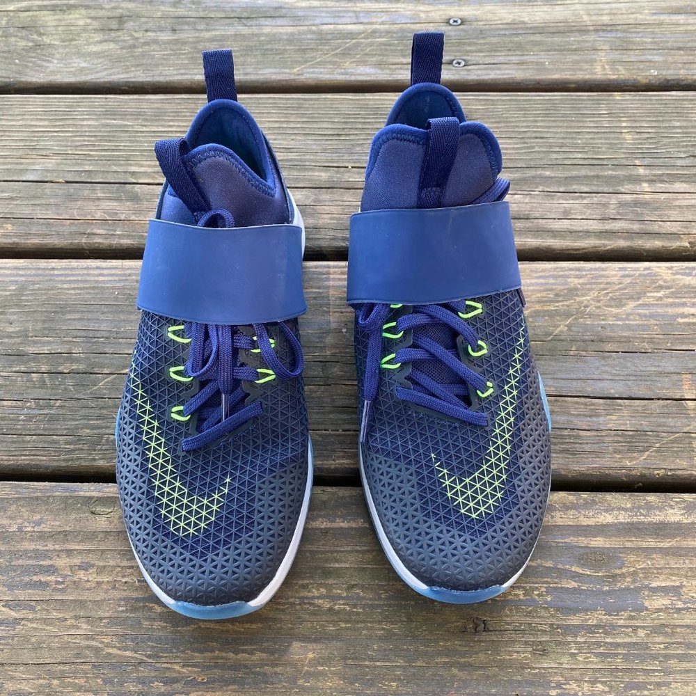 Nike Air Zoom Strong Womens Sneaker 6